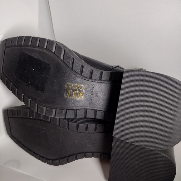 TORY BURCH Expedition Boot LEATHER CHUNKY SQUARE TOE BLACK Rubber Trim Size 8M - Picture 4 of 15